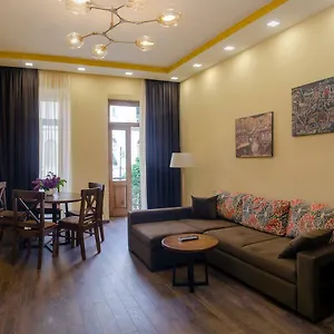 Home@97 On Aghmashenebeli Avenue Апартаменты